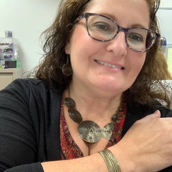 Meet your Posher, Jeannine - Picture 1 of 1